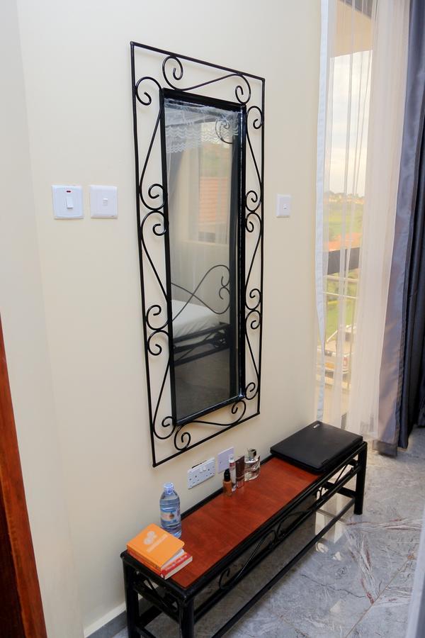 Bon Bini Residence คัมพาลา ภายนอก รูปภาพ